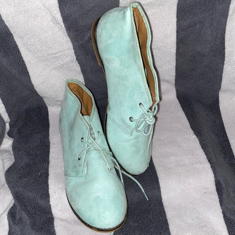 sea foam green / aqua suede sz 9 qupid cxford style booties very cute NEW